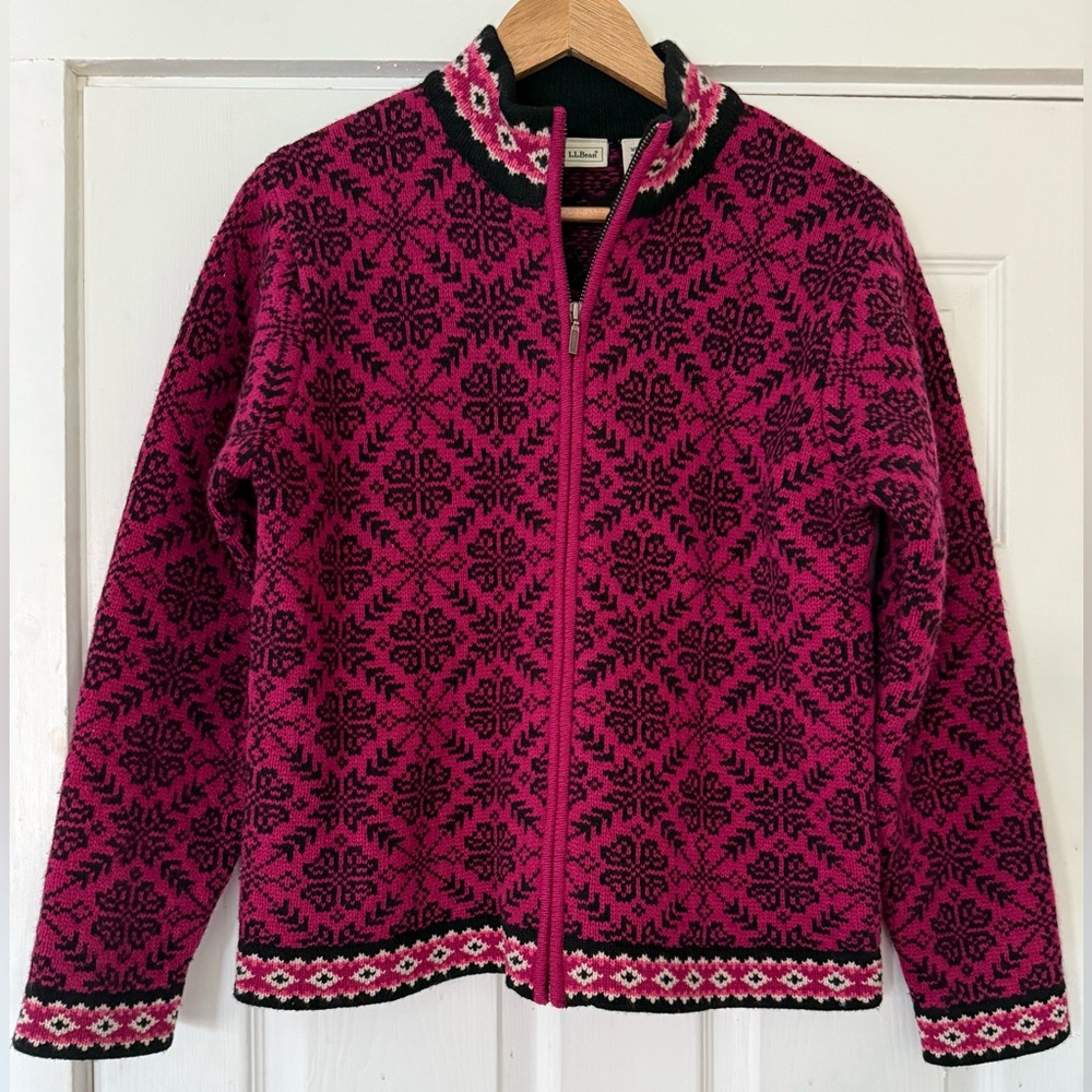 VTG L.L. Bean Pink and Black Nordic Snowflake Sweater